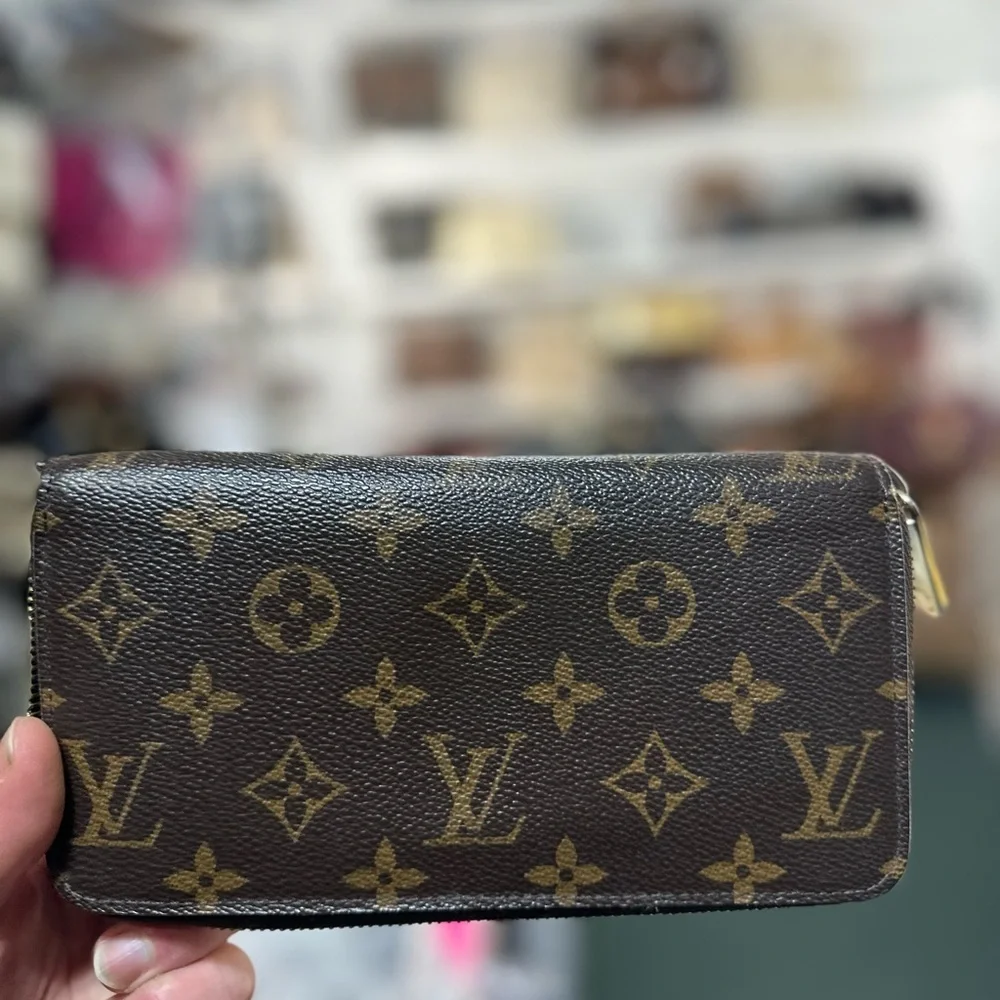 LV MONOGRAM ZIP WALLET